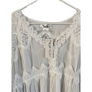 Angel Heart Boutique Women White Solid Lace V-Neck Peplum Tunic Top Size 1XL NWT